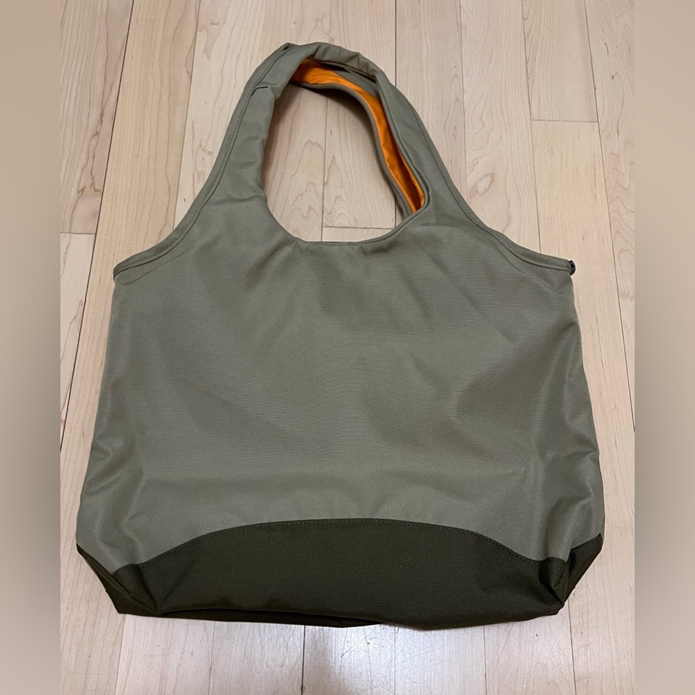 Crumpler The Headaitch Large Tan Brown Tote Shoulder Bag - Picture 2 of 3